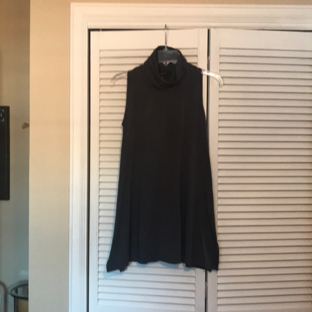 EUC sleeveless tunic